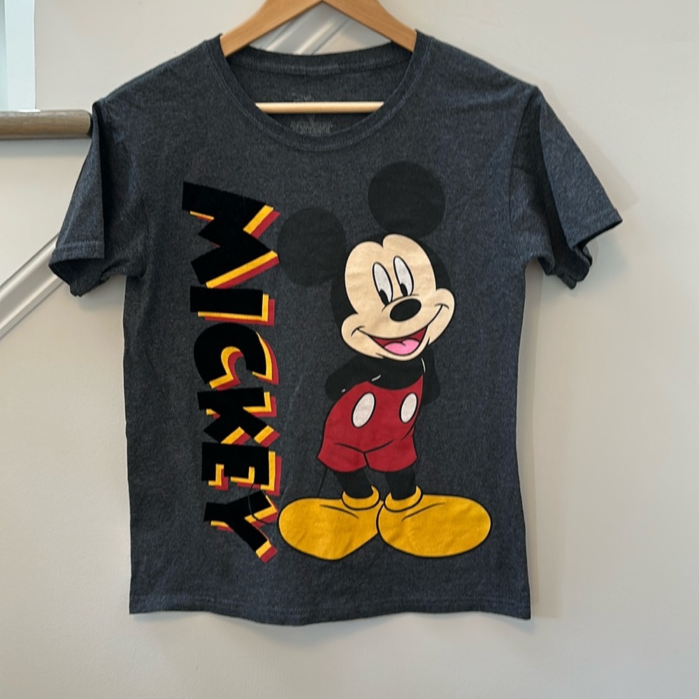 Disney Mickey Mouse t-shirt child’s unisex size medium